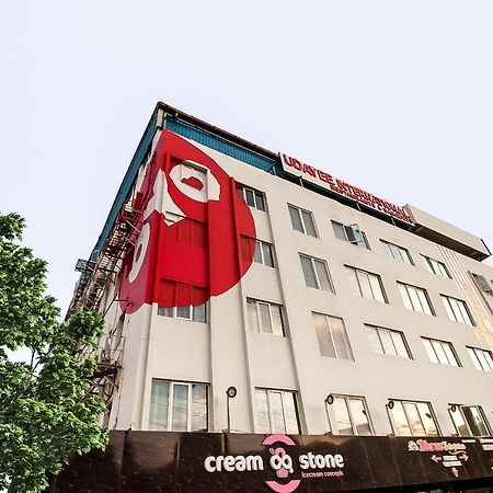 Oyo Flagship 9115 Hotel Udayee International Tirupati Extérieur photo