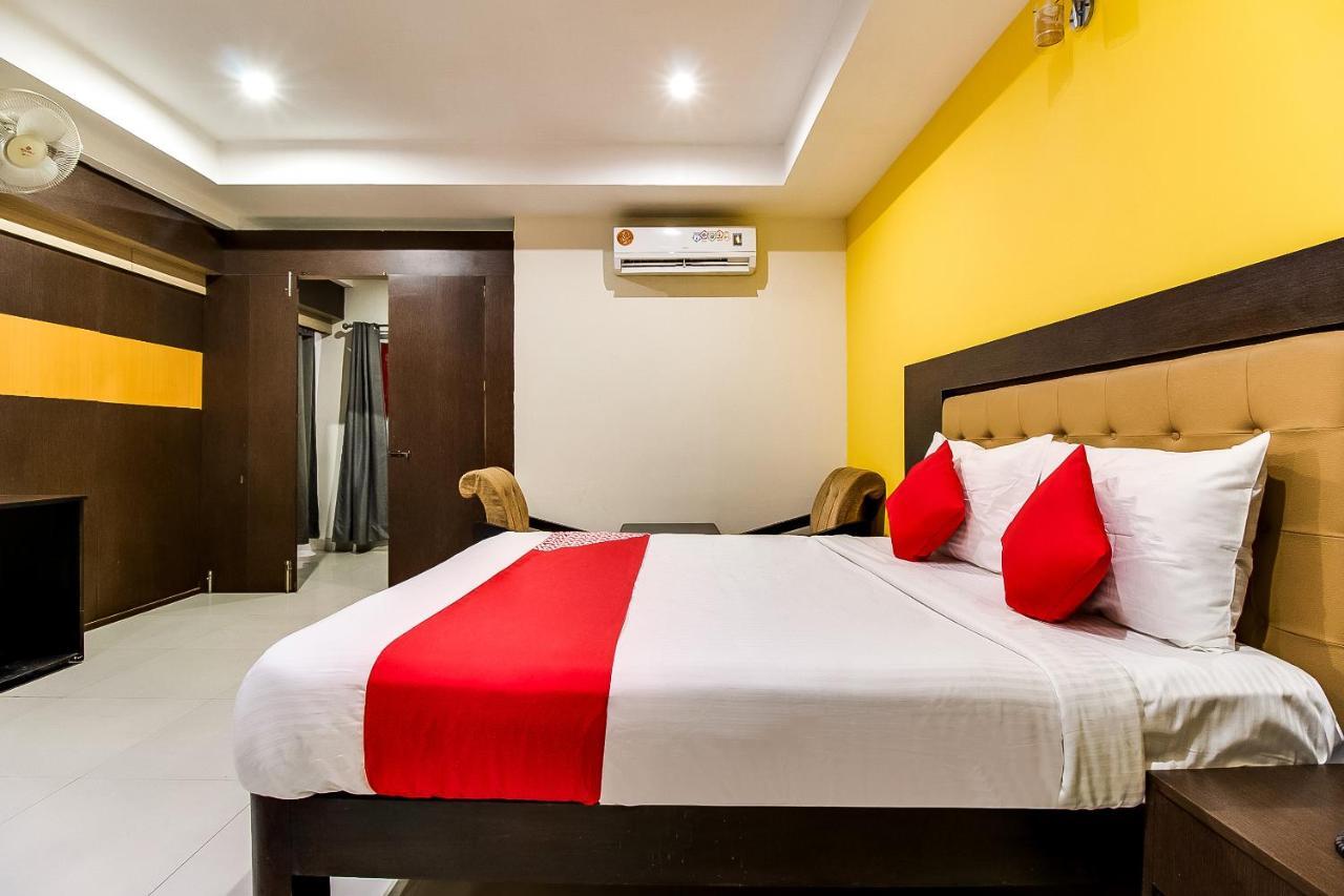 Oyo Flagship 9115 Hotel Udayee International Tirupati Extérieur photo