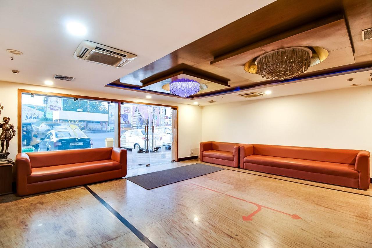 Oyo Flagship 9115 Hotel Udayee International Tirupati Extérieur photo