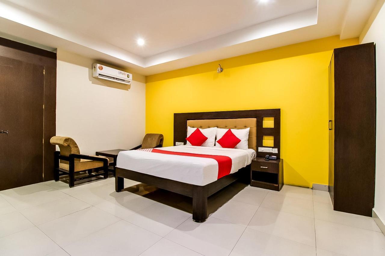 Oyo Flagship 9115 Hotel Udayee International Tirupati Extérieur photo