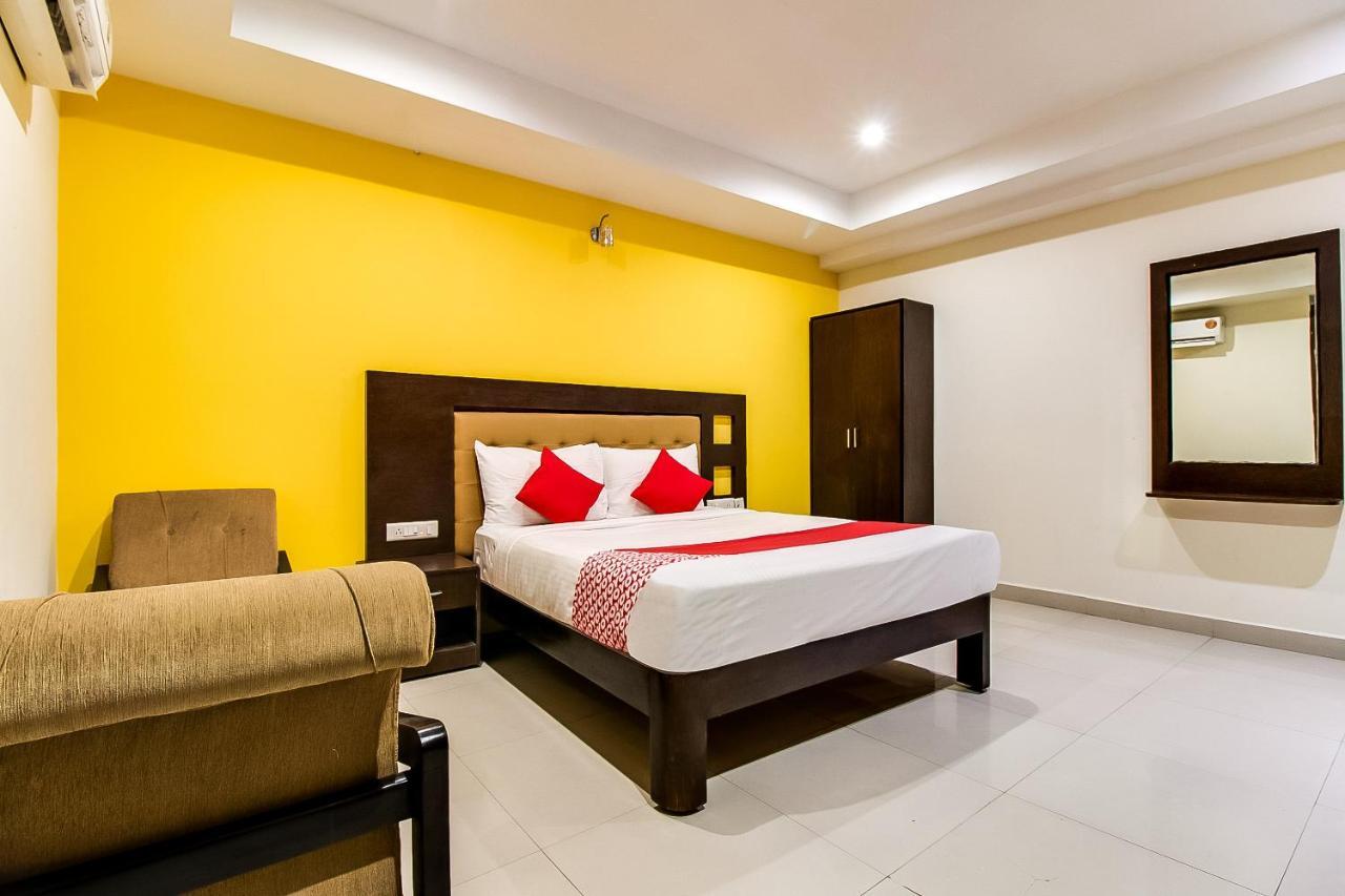 Oyo Flagship 9115 Hotel Udayee International Tirupati Extérieur photo
